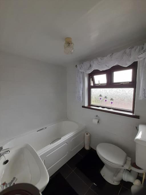4 Bedroom Traditional Irish Farm House Killybegs Donegal Town Eksteriør bilde